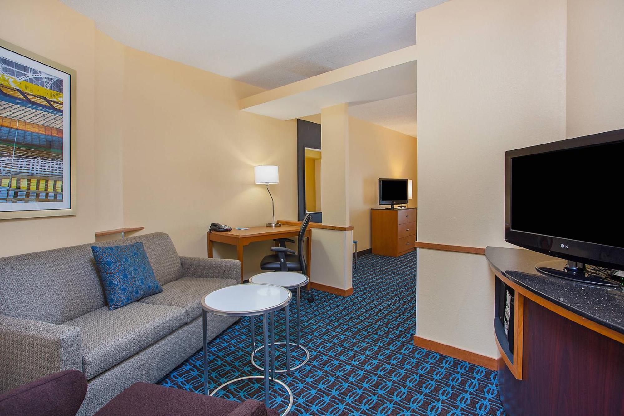 Hotel Fairfield & 3*